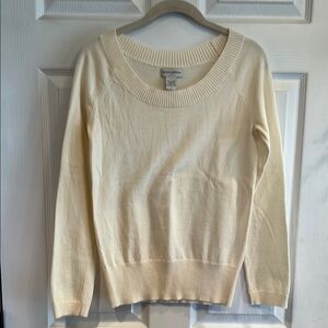 Banana Republic Cream Crew Neck Sweater Fine Gauge Knit